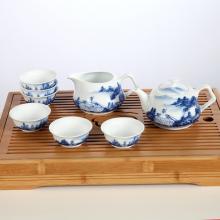 8頭手繪青花(huā)山(shān)水茶具(ju)