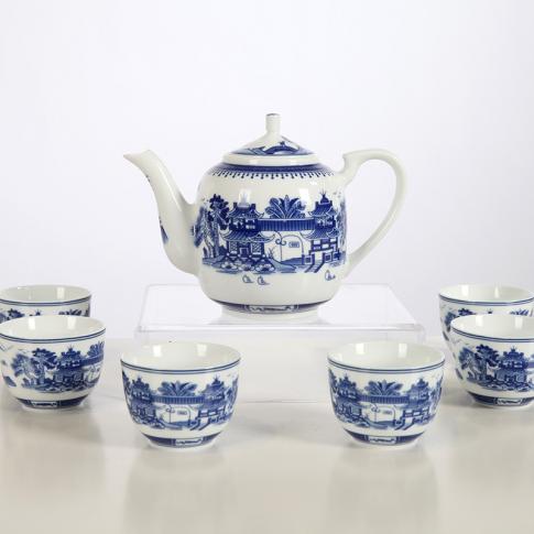 7頭釉中(zhong)彩青花(huā)梧桐茶具(ju)