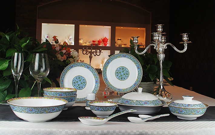 30頭中(zhong)餐具(ju)天池