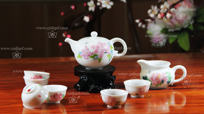 手繪釉下五彩牡丹茶具(ju)