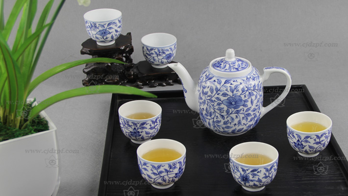 7頭手繪青花(huā)茶具(ju)(纏枝蓮)