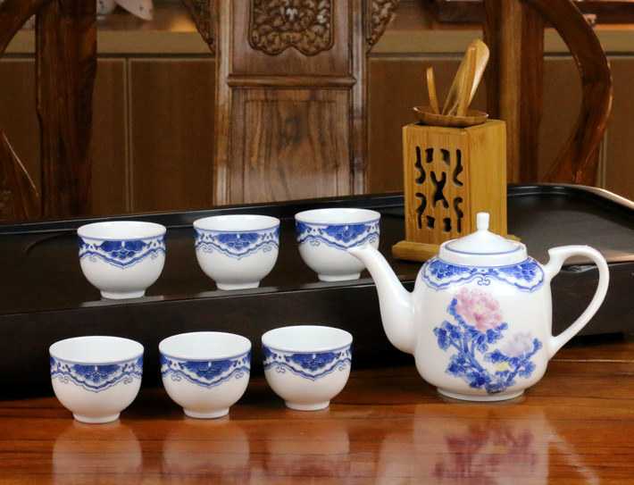 7頭釉下手繪五彩茶具(ju)--富(fu)貴祥瑞(rui)