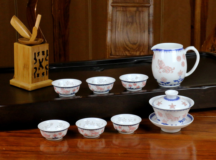 8頭青花(huā)釉裏紅(hong)茶具(ju)蝶舞