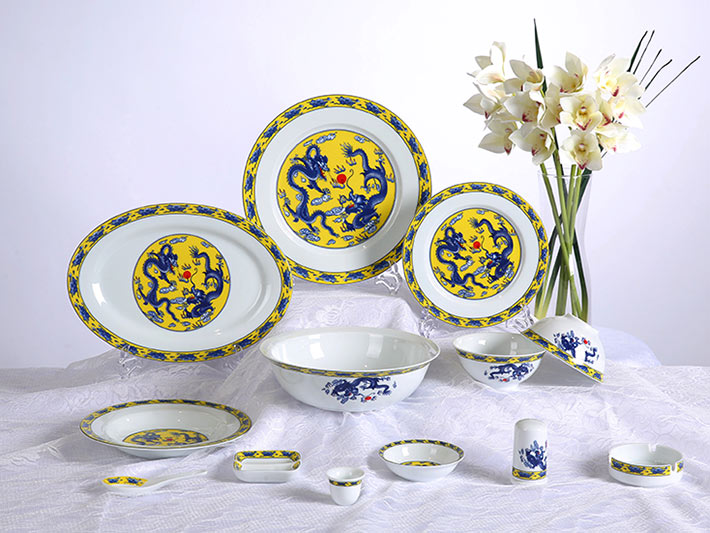 56頭中(zhong)餐具(ju)二龍戲珠