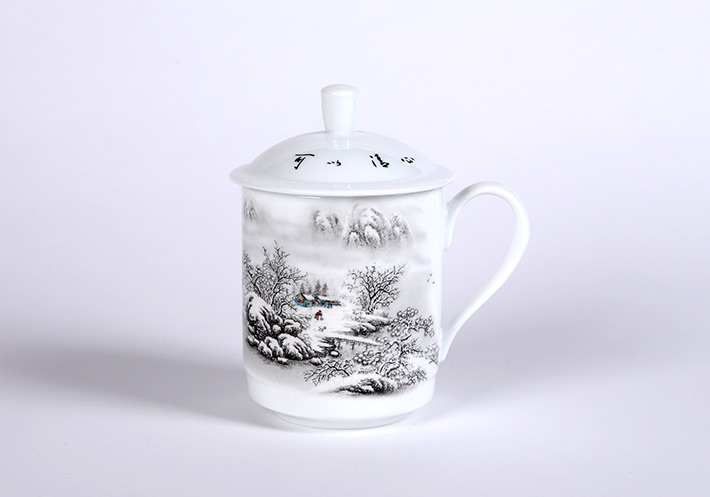中(zhong)号雪(xuě)景茶杯