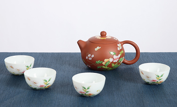 5頭琺琅彩茶具(ju)（蝶戀花(huā)）
