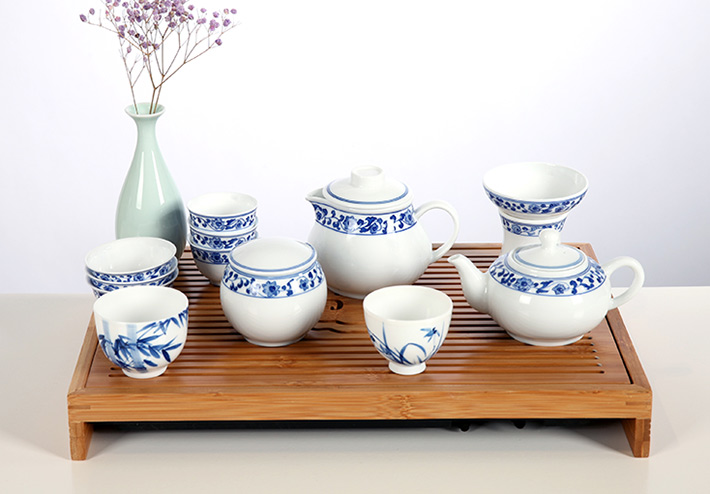 13頭手繪青花(huā)茶具(ju)--牡丹花(huā)邊紋