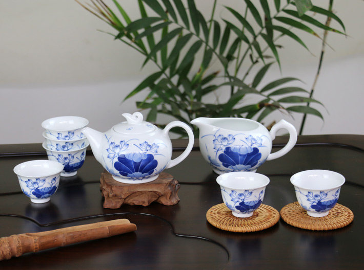 8頭手繪青花(huā)茶具(ju)（清(qing)香）
