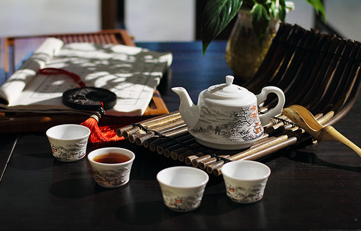 8頭茶具(ju)雪(xuě)景