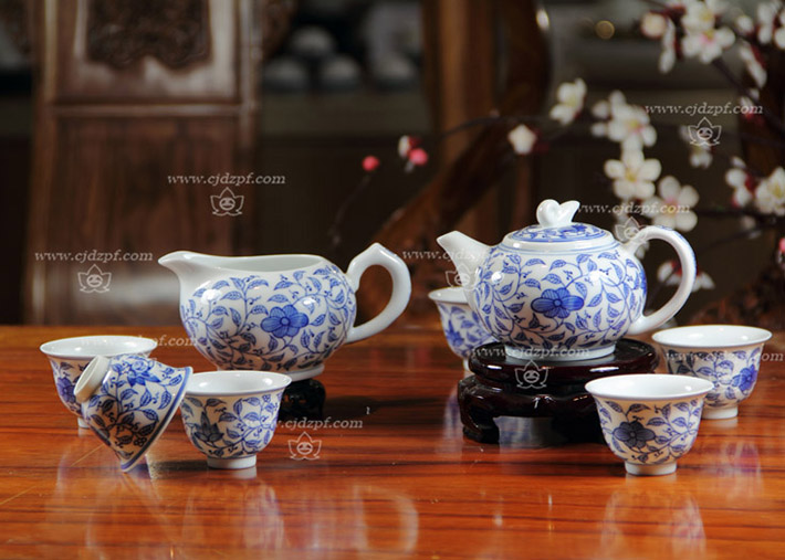 8頭手繪功夫茶具(ju)（纏枝蓮）