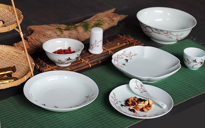22頭青釉中(zhong)餐具(ju)--燕子(zi)桃花(huā)