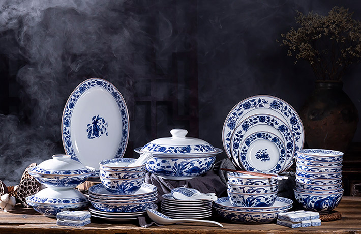 60頭元青花(huā)富(fu)貴有(yǒu)魚中(zhong)餐具(ju)