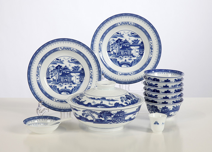 32頭國(guo)瓷青花(huā)梧桐中(zhong)餐具(ju)