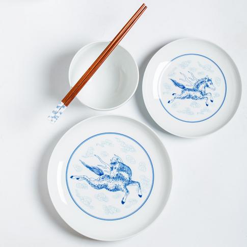 4頭以(yi)夢爲(wei)馬中(zhong)餐具(ju)
