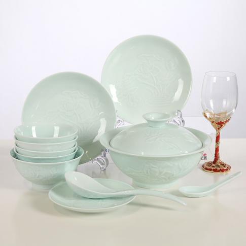 32頭影青雕刻荷花(huā)中(zhong)餐具(ju)
