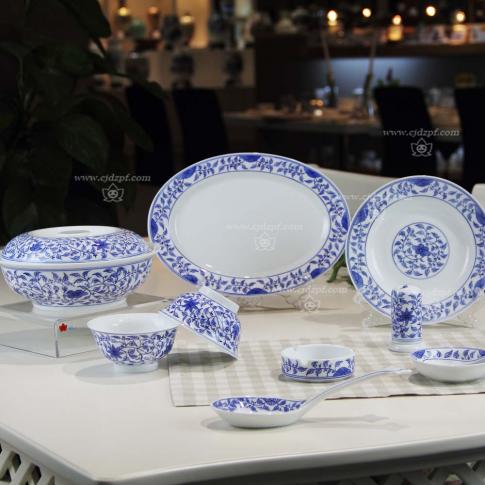56頭手繪釉下青花(huā)纏枝蓮中(zhong)餐具(ju)