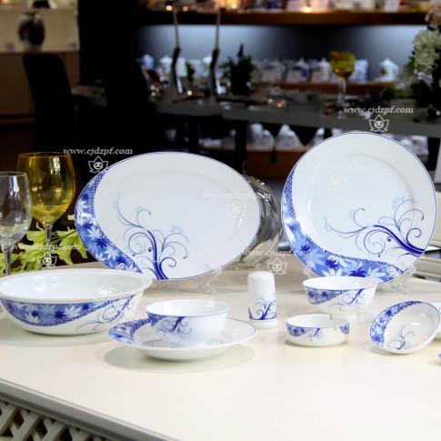 56頭藍楓葉中(zhong)餐具(ju)