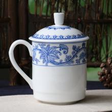 1頭手繪青花(huā)纏枝花(huā)卉單(dan)杯