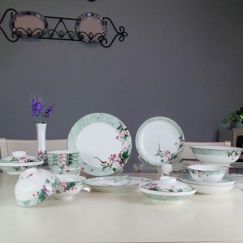 36頭富(fu)貴海棠中(zhong)餐具(ju)