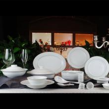 62頭冰雪(xuě)奇緣中(zhong)餐具(ju)