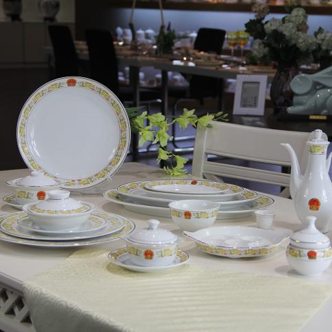 66頭珍藏版guo宴牡丹中(zhong)餐具(ju)