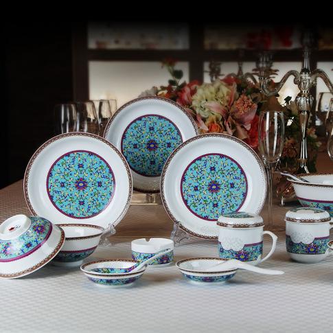 39頭釉上琺琅彩水影玲珑中(zhong)餐具(ju)